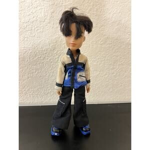 Bratz Boys Play Extreme Sports snowboarding Cade Doll